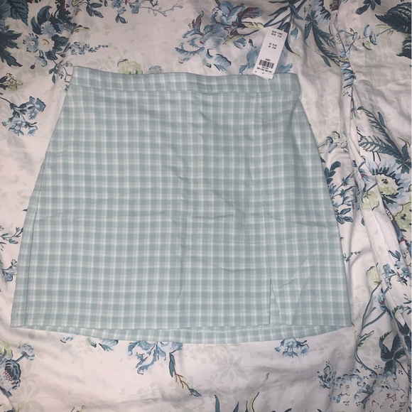 Two Piece Set - Picture 4 of 7